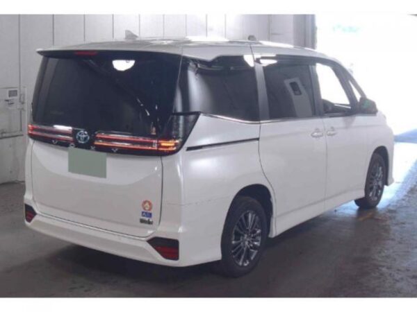 Ref:AUX-19680707 TOYOTA VOXY 2024 - Image 4