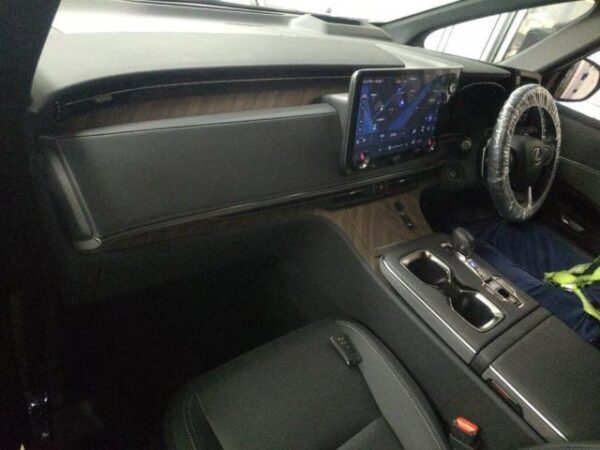 Ref:AUX-19680748 LEXUS LM 2023 - Image 3