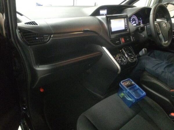 Ref:AUX-19680823 TOYOTA ESQUIRE 2019 - Image 3