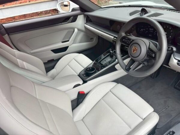 Ref:AUX-19680862 PORSCHE 911 2024 - Image 2