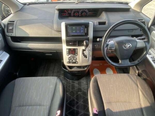 Ref:AUX-19681397 TOYOTA NOAH 2010 - Image 3