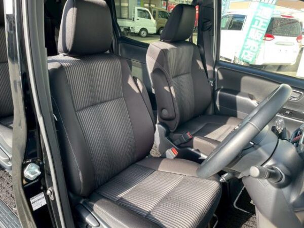 Ref:AUX-19694573 TOYOTA VOXY 2020 - Image 14