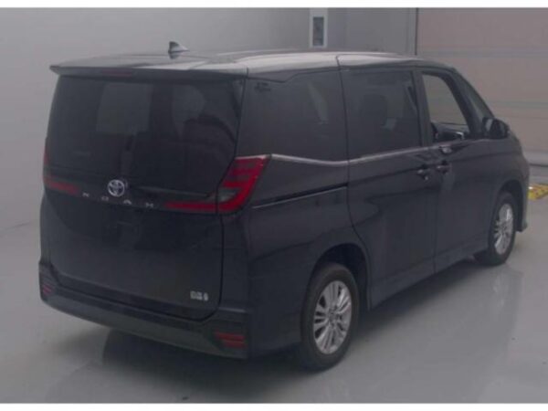 Ref:AUX-19696469 TOYOTA NOAH 2023 - Image 5
