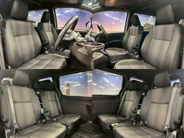 Ref:AUX-19711871 TOYOTA VOXY 2017 - Image 4