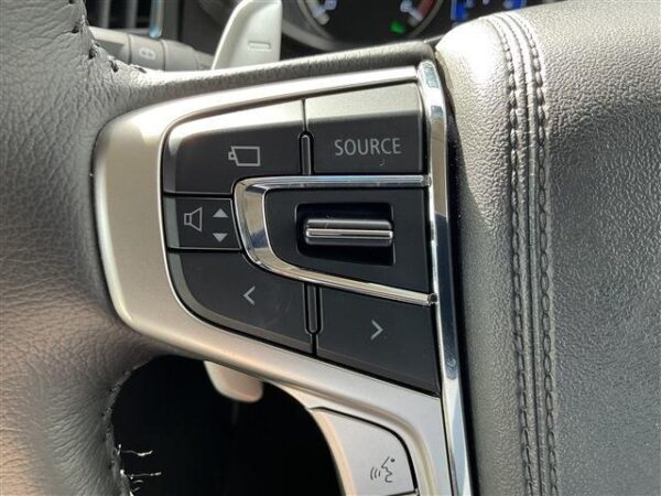 Ref:AUX-19712415 MITSUBISHI DELICA D:5 2024 - Image 17