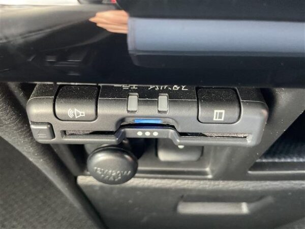 Ref:AUX-19712415 MITSUBISHI DELICA D:5 2024 - Image 8