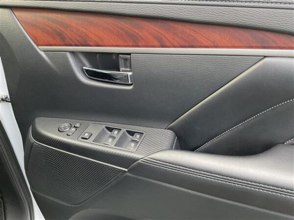 Ref:AUX-19712416 MITSUBISHI DELICA D:5 2024 - Image 6