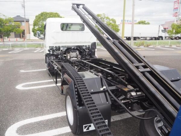 Ref:AUX-19728101 MITSUBISHI FUSO CANTER 2025 - Image 14