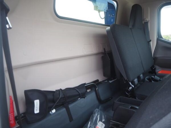 Ref:AUX-19728101 MITSUBISHI FUSO CANTER 2025 - Image 8