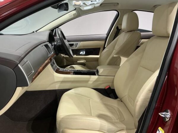Ref:AUX-19739573 JAGUAR XF 2013 - Image 6
