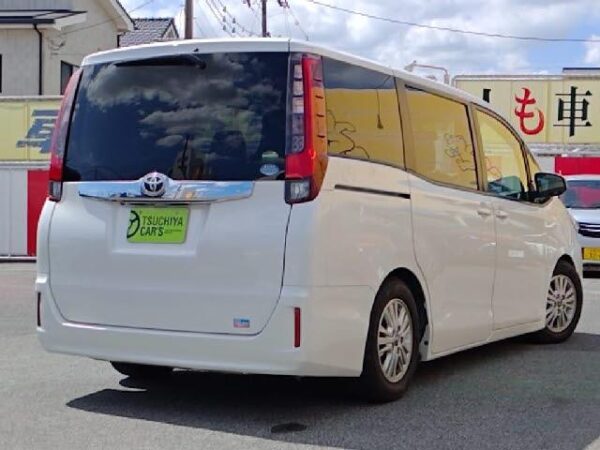Ref:AUX-19739598 TOYOTA NOAH 2015 - Image 2
