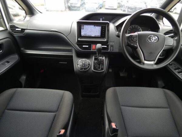 Ref:AUX-19739778 TOYOTA VOXY 2014 - Image 2