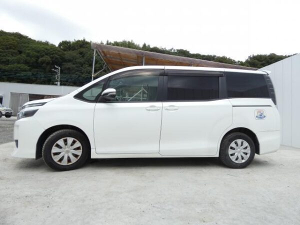 Ref:AUX-19739778 TOYOTA VOXY 2014 - Image 12