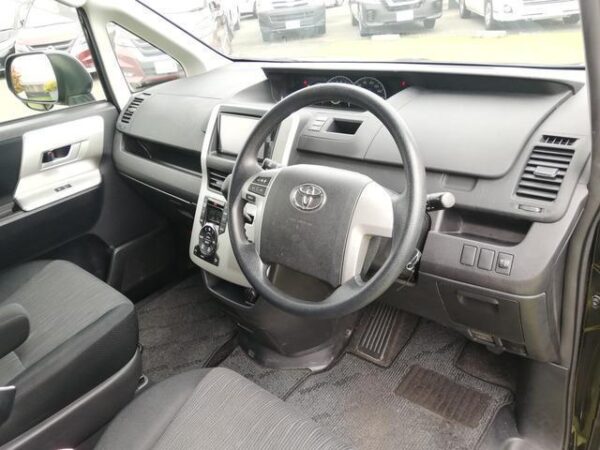 Ref:AUX-19743922 TOYOTA VOXY 2010 - Image 7
