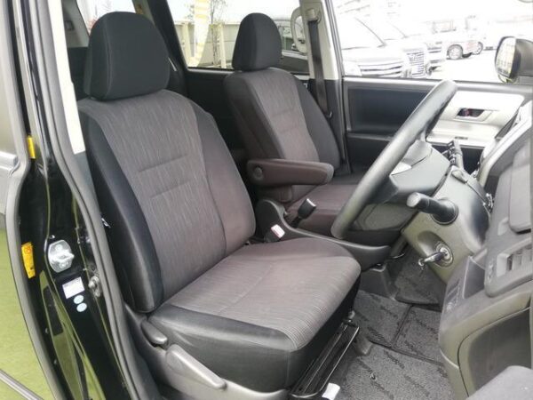 Ref:AUX-19743922 TOYOTA VOXY 2010 - Image 8