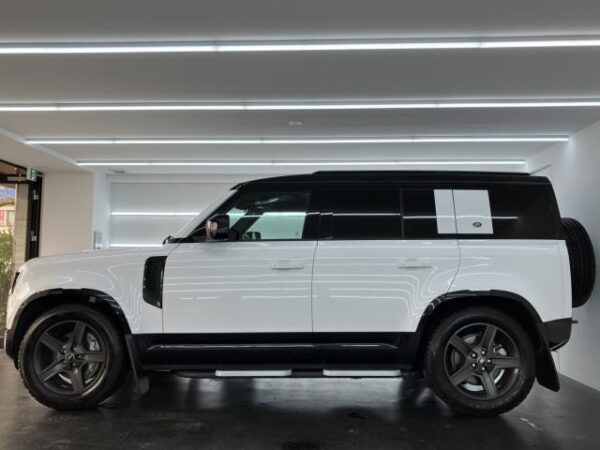 Ref:AUX-19750363 LAND ROVER DEFENDER 2022 - Image 4
