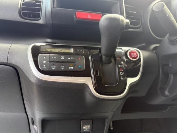 Ref:AUX-19750717 HONDA N-BOX 2017 - Image 4