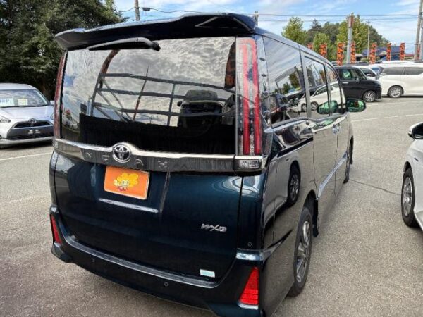Ref:AUX-19754711 TOYOTA NOAH 2020 - Image 2
