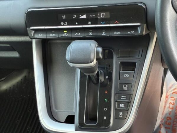 Ref:AUX-19758747 TOYOTA NOAH 2022 - Image 14
