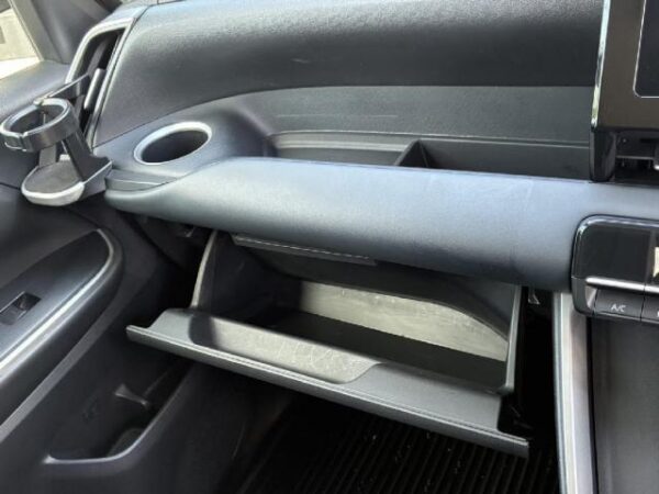 Ref:AUX-19758747 TOYOTA NOAH 2022 - Image 15