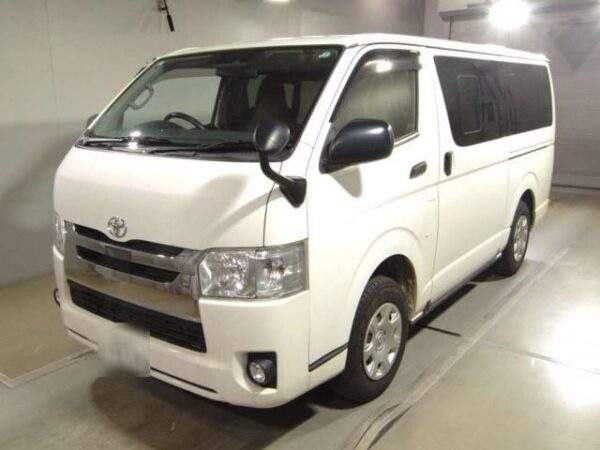 Ref:AUX-19758772 TOYOTA HIACE VAN 2020