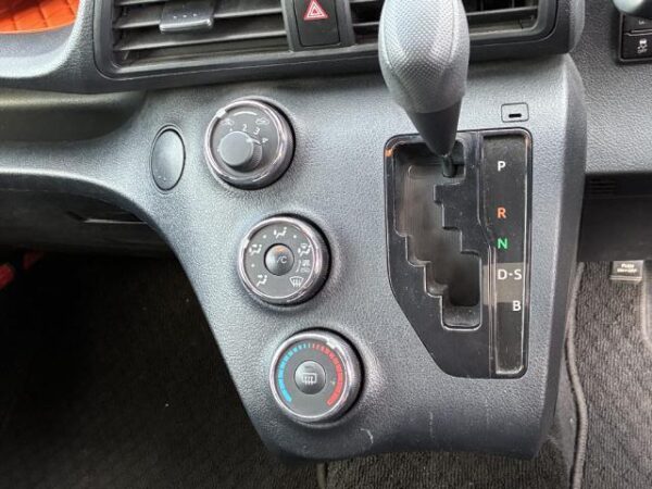 Ref:AUX-19758785 TOYOTA SIENTA 2017 - Image 13