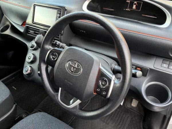 Ref:AUX-19758785 TOYOTA SIENTA 2017 - Image 8