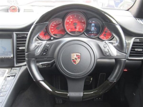 Ref:AUX-19758805 PORSCHE Panama 2010 - Image 5