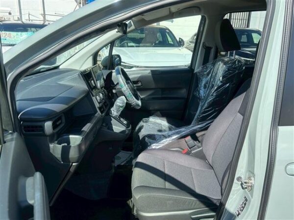 Ref:AUX-19758809 TOYOTA SIENTA 2023 - Image 3