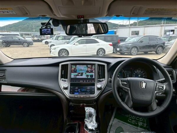 Ref:AUX-19758815 TOYOTA CROWN HYBRID 2016 - Image 2