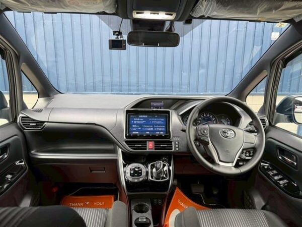 Ref:AUX-19765786 TOYOTA VOXY 2019 - Image 3