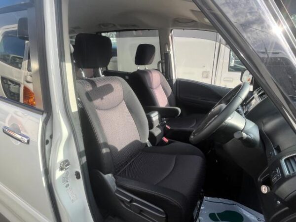 Ref:AUX-19766107 NISSAN SERENA 2013 - Image 3