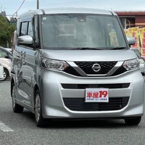 2020 Nissan Roox silver hybrid used car Japan export