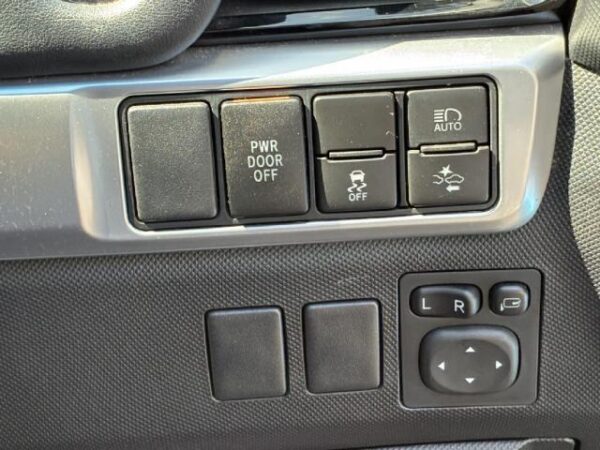 Ref:AUX-19771046 TOYOTA ESTIMA 2017 - Image 15