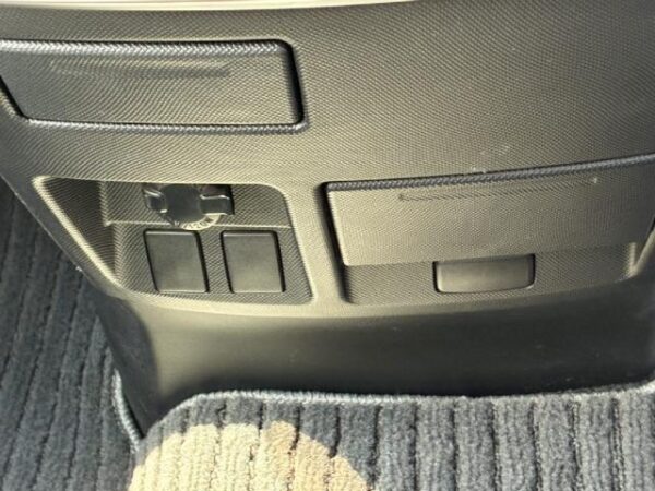 Ref:AUX-19771046 TOYOTA ESTIMA 2017 - Image 17
