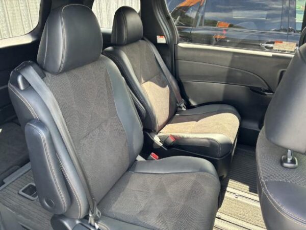 Ref:AUX-19771046 TOYOTA ESTIMA 2017 - Image 6