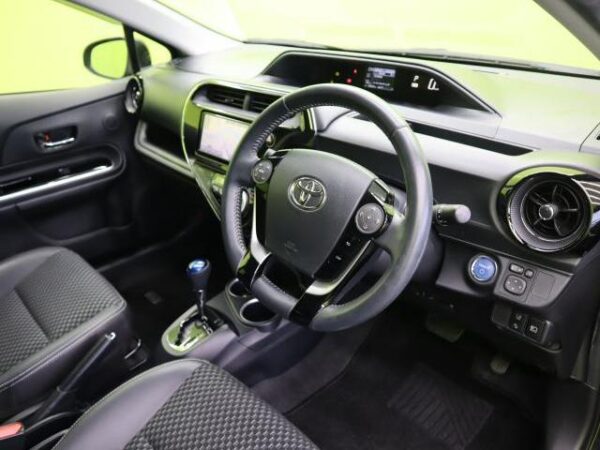Ref:AUX-19781983 TOYOTA AQUA 2017 - Image 12