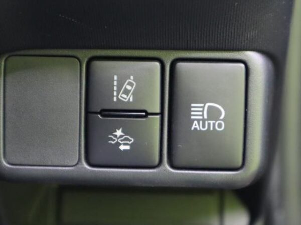 Ref:AUX-19781983 TOYOTA AQUA 2017 - Image 6