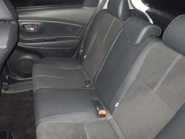 Ref:AUX-19787114 TOYOTA VITZ 2017 - Image 4