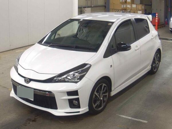 Ref:AUX-19787114 TOYOTA VITZ 2017