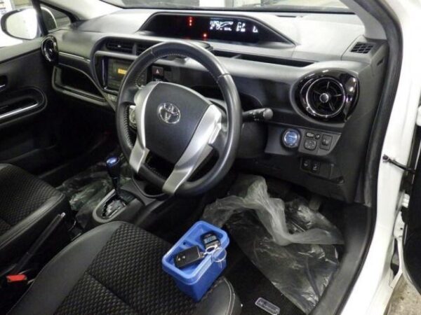 Ref:AUX-19787246 TOYOTA AQUA 2015 - Image 3