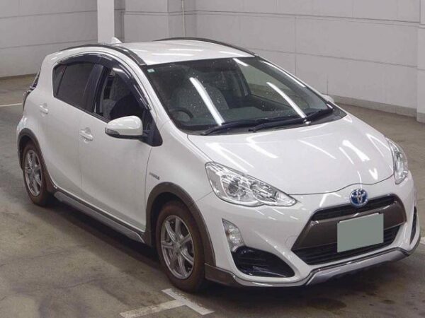 Ref:AUX-19787246 TOYOTA AQUA 2015