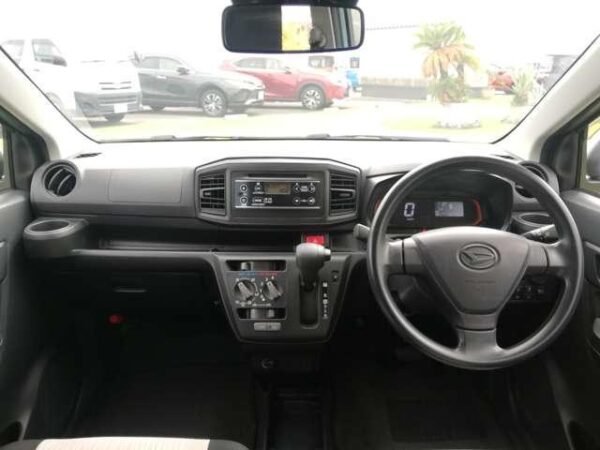 Ref:AUX-19788506 DAIHATSU MIRA E:S 2017 - Image 4