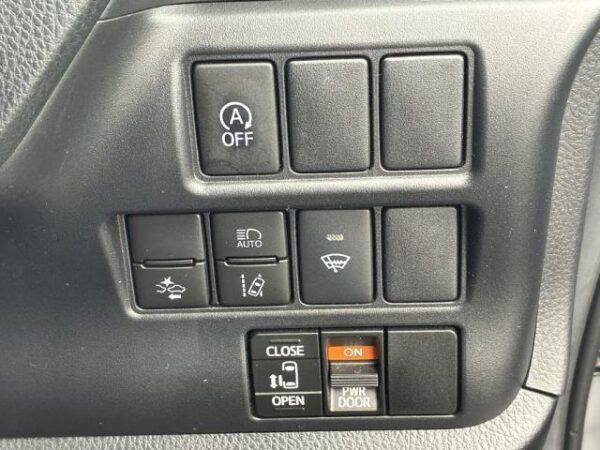 Ref:AUX-19790746 TOYOTA NOAH 2020 - Image 17