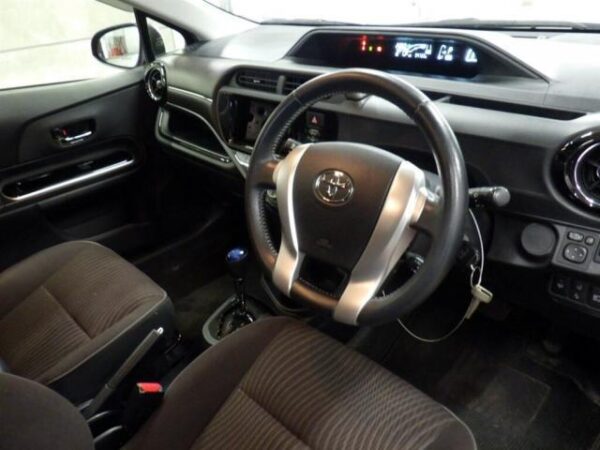 Ref:AUX-19790962 TOYOTA AQUA 2017 - Image 3