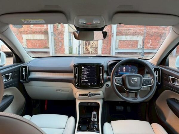 Ref:AUX-19791068 VOLVO XC40 2025 - Image 3