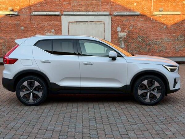 Ref:AUX-19791068 VOLVO XC40 2025 - Image 4