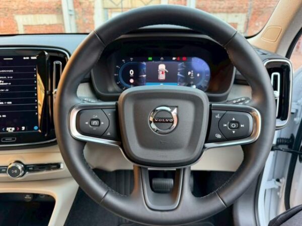 Ref:AUX-19791068 VOLVO XC40 2025 - Image 8