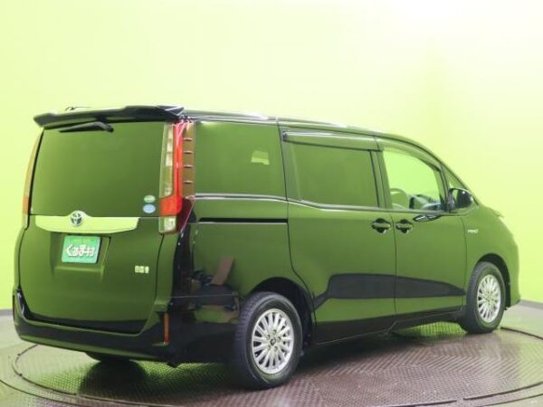 Ref:AUX-19798226 TOYOTA NOAH 2016 - Image 2
