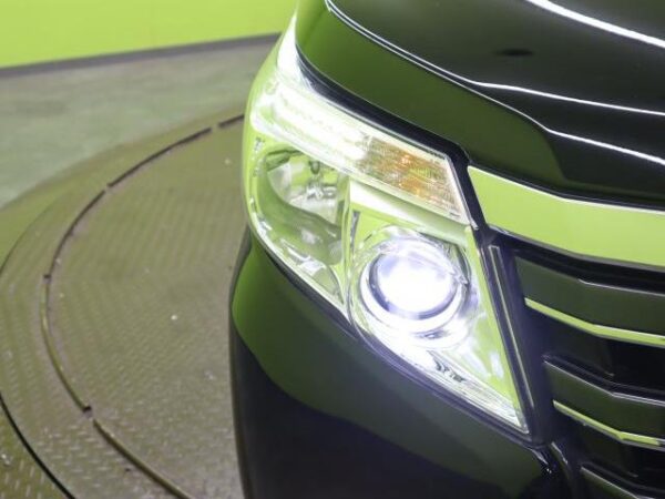 Ref:AUX-19798226 TOYOTA NOAH 2016 - Image 16